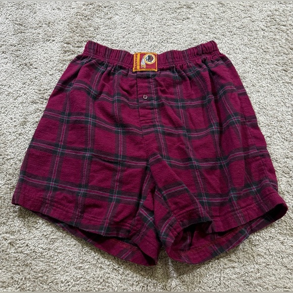 Washington Redskins Vintage Plaid Shorts Casual Loungewear Retro Football M - Picture 1 of 5